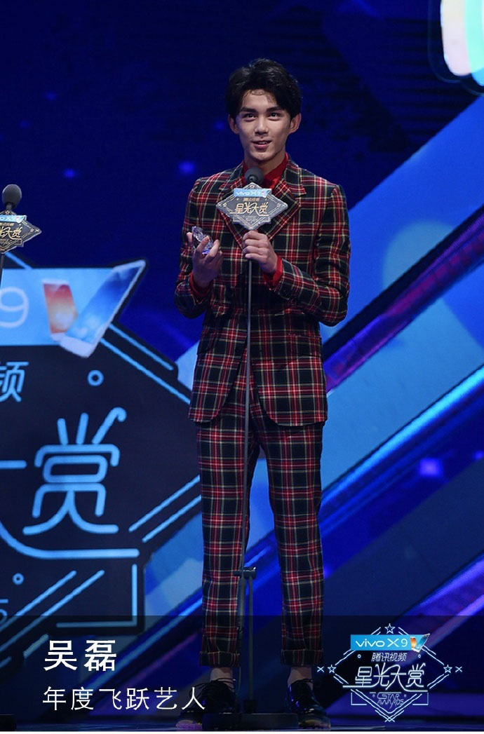 无尽天灯鹿晗李易峰赵丽颖,金鸡奖李易峰赵丽颖同台