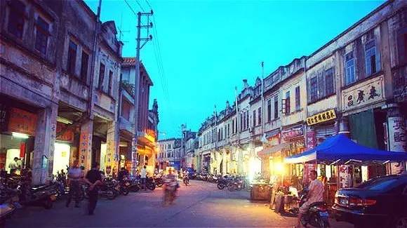 情侣每年都去一个地方拍照,情侣旅行同一个地方拍照