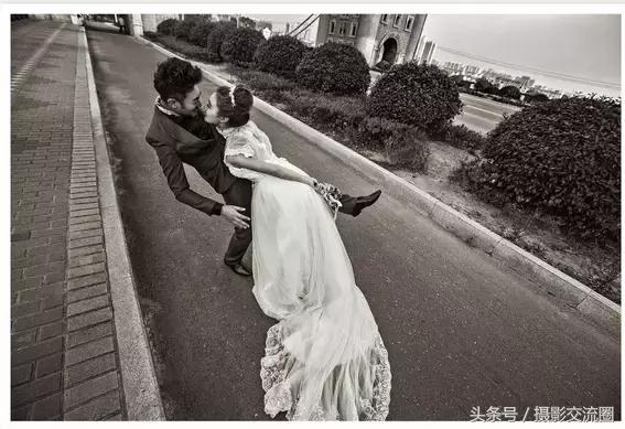 沙滩婚纱照姿势创意大全,男士婚纱照姿势和表情技巧