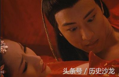 男扮女装的*花采**盗遇上男女通吃的前卫夫妻，结局出人意料