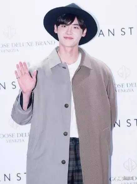 鬼怪大叔外套,鬼怪大叔同款黑色大衣