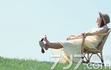 晒太阳皮肤痒怎么回事,太阳晒后皮肤发痒是怎么回事