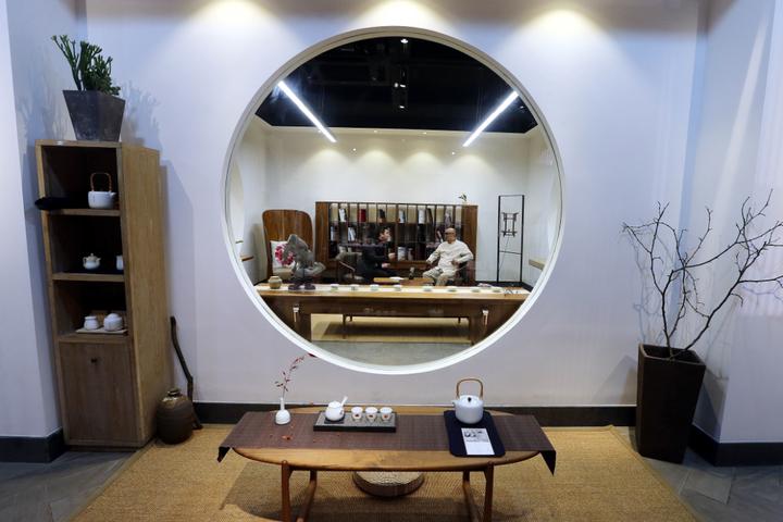 曾经的高档会所,褪去奢华的外表