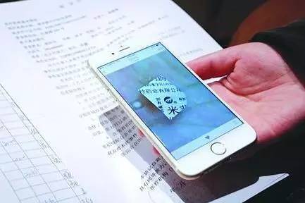 孕妇去保胎，新护士拿来一颗打胎药让她吃！现在孩子没了，医院却说……