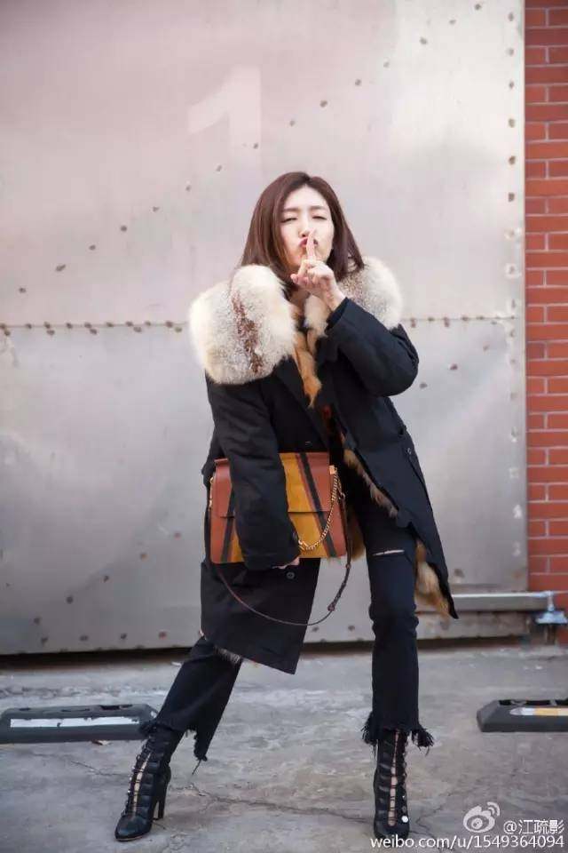 江疏影和戚薇的穿衣搭配,江疏影戚薇同款