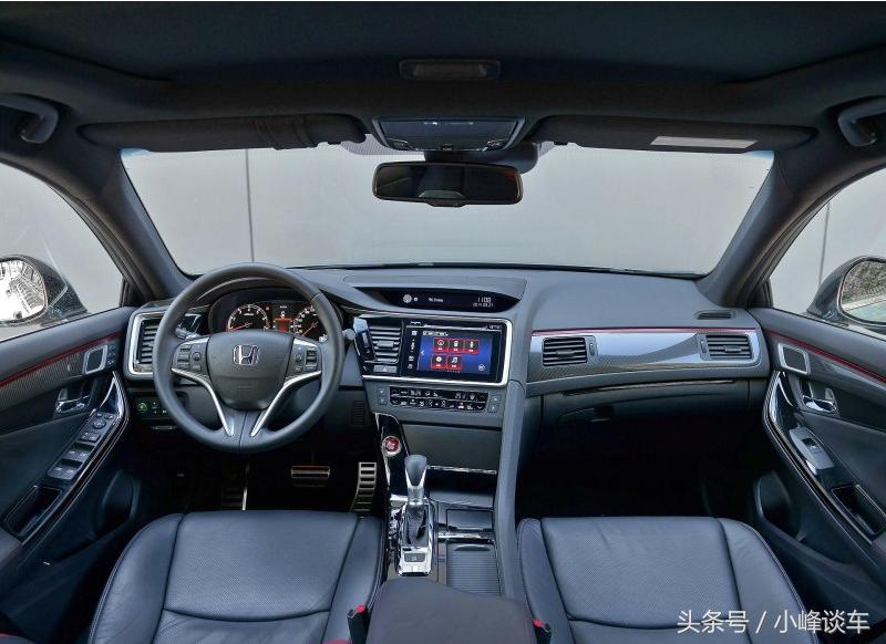 年轻的标志是什么,本田思铂睿2009款对比锐志