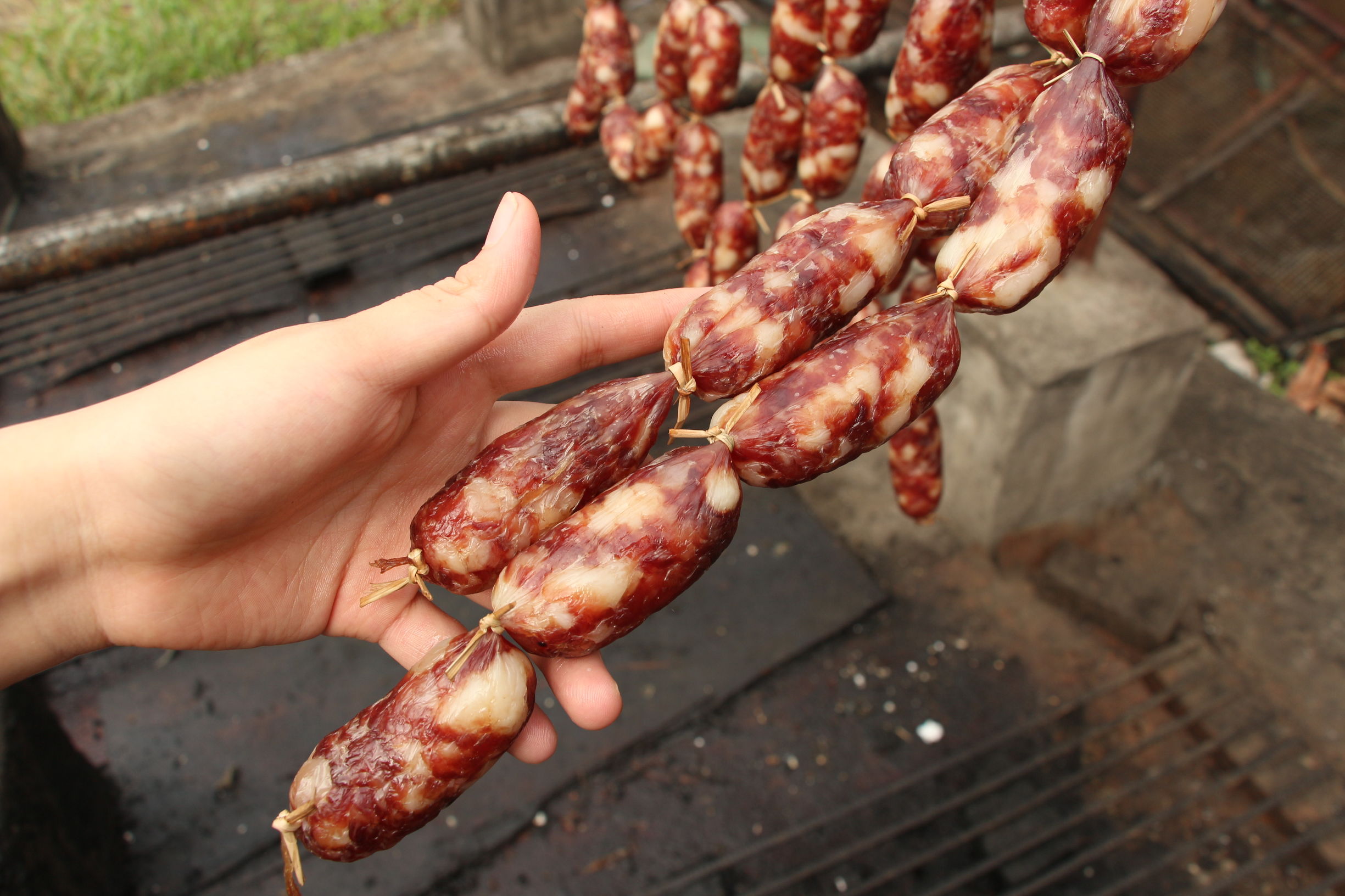 做风干腊肠遇上天气回潮怎么办,天天下雨做的腊肠怎么办