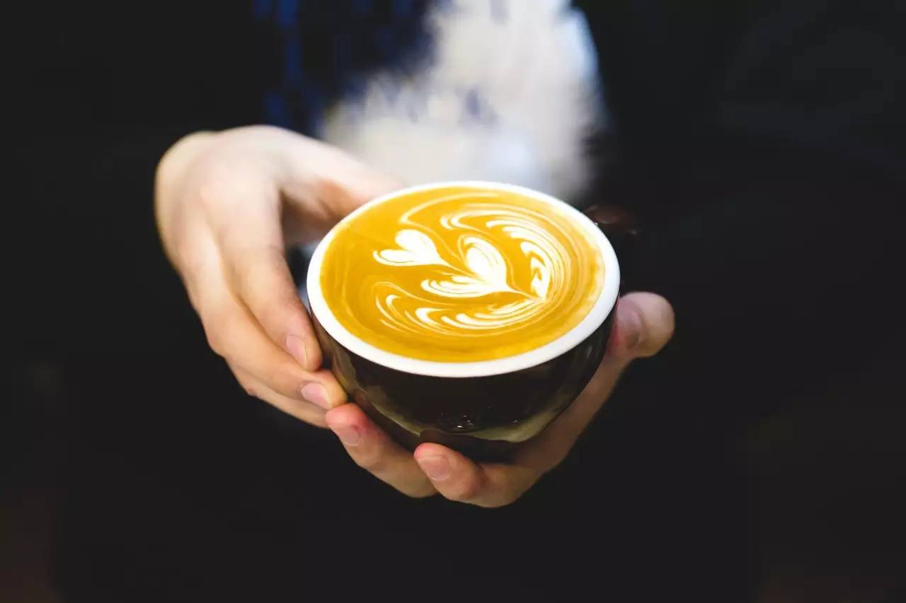 闺蜜聚会去哪好?来「GUMIHO」几个女孩把饰品店开在咖啡馆