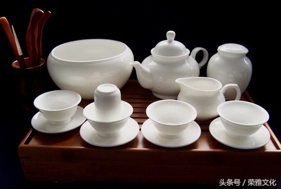 骨瓷碗与一般瓷碗区别,骨瓷和景德镇陶瓷盖碗区别