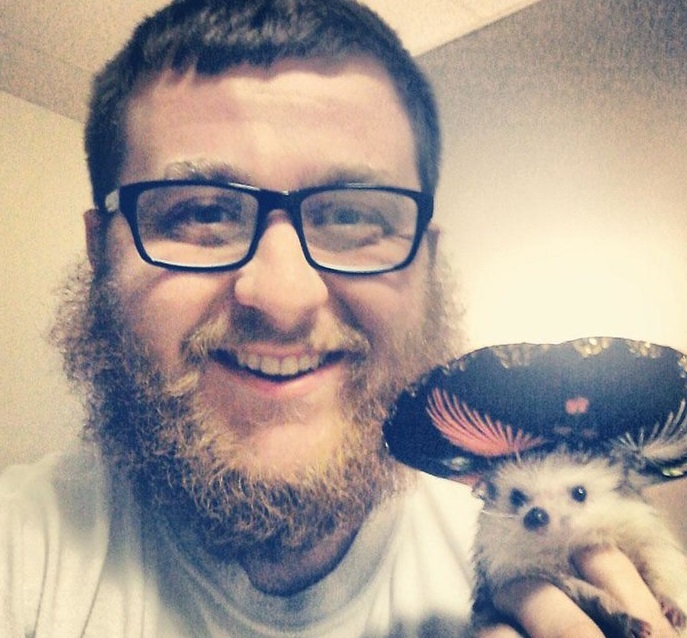 刚出生的小刺猬太可爱了,小刺猬没有牙齿