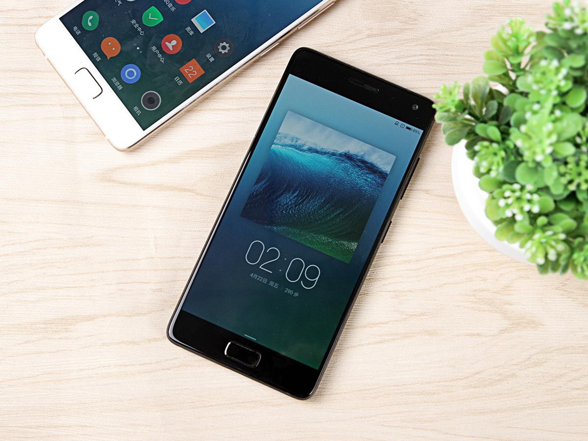 内存大又可以打游戏的手机,推荐一款超大内存的手机