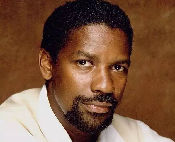 这部边看边吐的翻版《七武士》，最终还是让我燃起