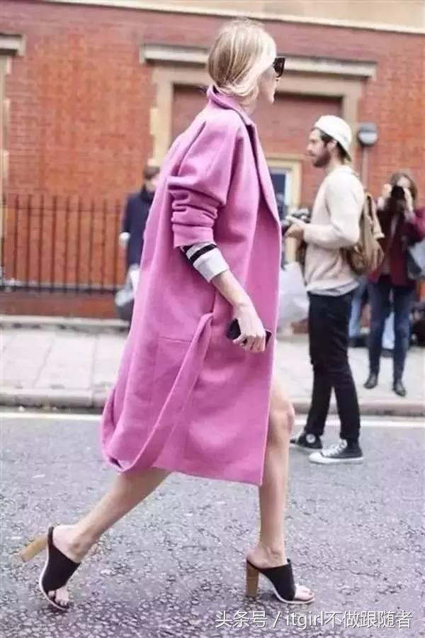 夏天穿这几个颜色时髦又养眼,明天穿什么色衣服运气好