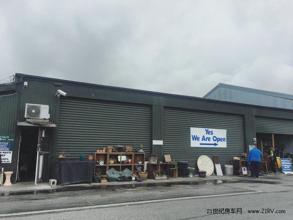 四川夫妻自改房车旅行,成都妹子环游世界