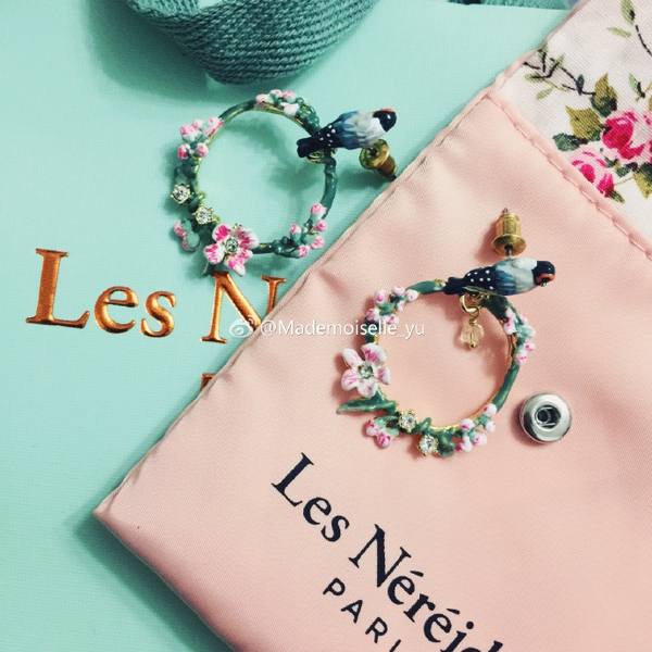 20岁女孩子戴什么首饰好,二十几岁女孩戴什么