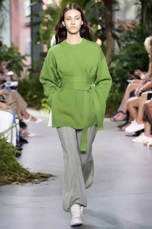 年度流行色盘点,流行色2023春夏经典绿隆重登场