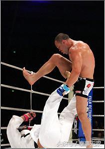 李小龙留下来的综合格斗技巧,李小龙综合格斗动作运用实战