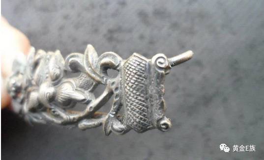 银项链断掉了自己怎么修,纯银的项链断了怎么办