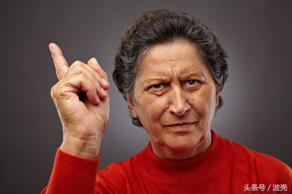 你这不争气的肚子，连个儿子都生不出来！