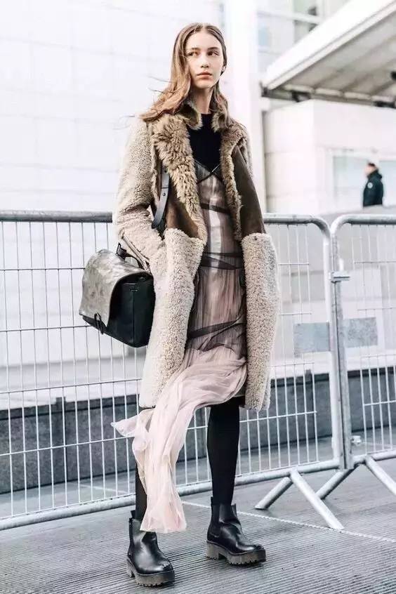 冬天米色短靴子搭配大全,冬天什么短靴好看又百搭