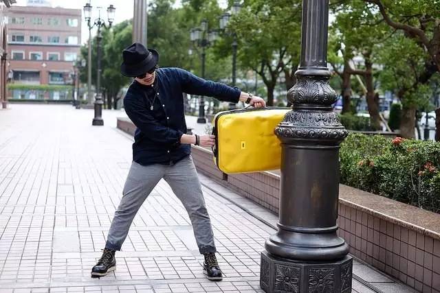 这个行李箱烂到不忍直视，却被各路明星疯狂追捧，why？