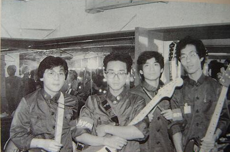 大揭秘黄家驹的不朽传奇,100张照片告诉你黄家驹