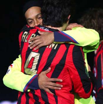 经典红色足球球衣,五大联赛经典球衣号码推荐