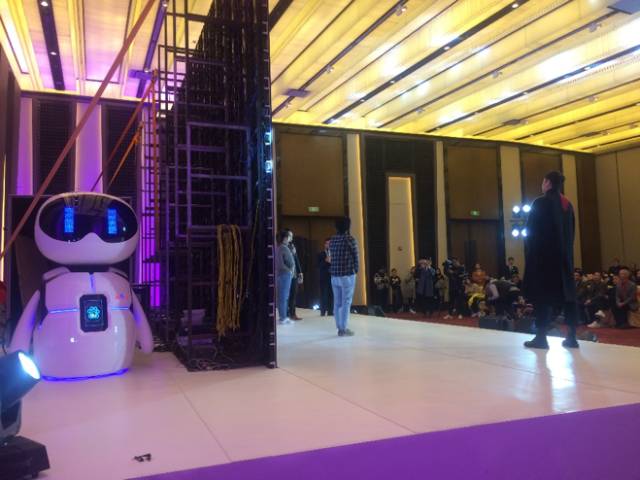 小度参赛手记|参加最聪明人类节目的发布会,有点小兴奋!