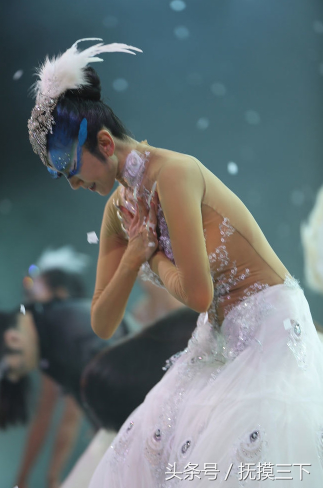 杨丽萍最后一次跳孔雀舞地点,杨丽萍跳的孔雀舞19岁