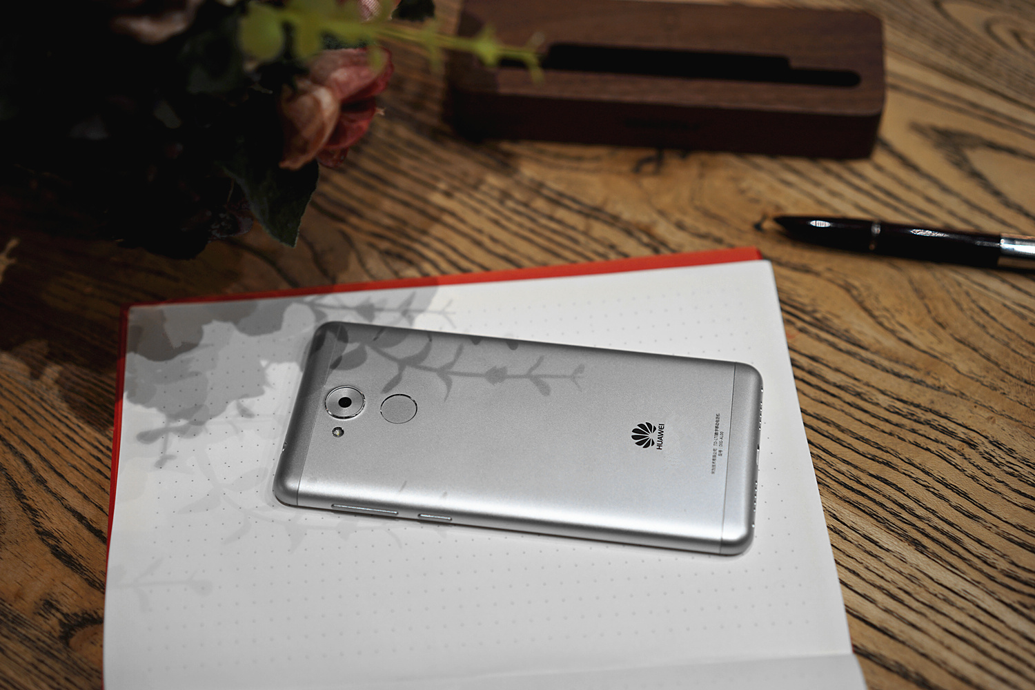 青年金属千元旗舰华为畅享6S测评