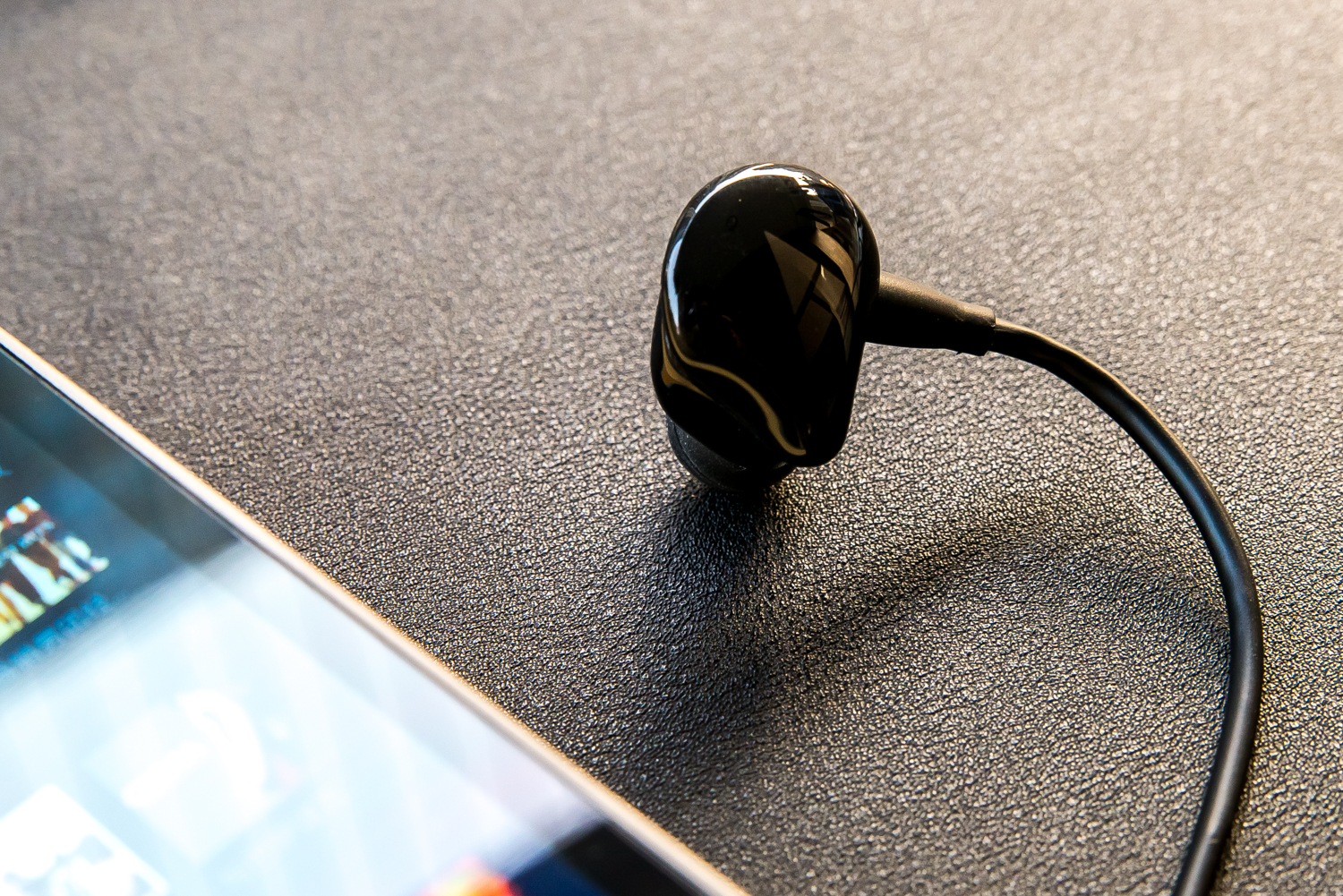 造型很酷的蓝牙耳机,造型好音效好的蓝牙耳机