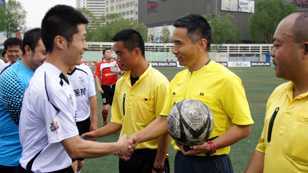 足球裁判没圈子真的没用吗,足球裁判不公平谁管裁判
