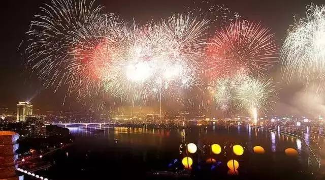 辣妹和你逛奥莱——2016辣妹车友会奥莱圣诞欢乐趴