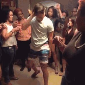 逗逼先僧：讽刺那些老发自拍瞎逼逼的女神，搞笑图片合集22