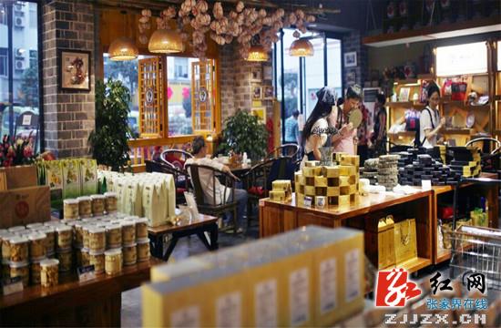 永定区：这家店“圈粉”无数一边传承土家文化一边带领农民致富