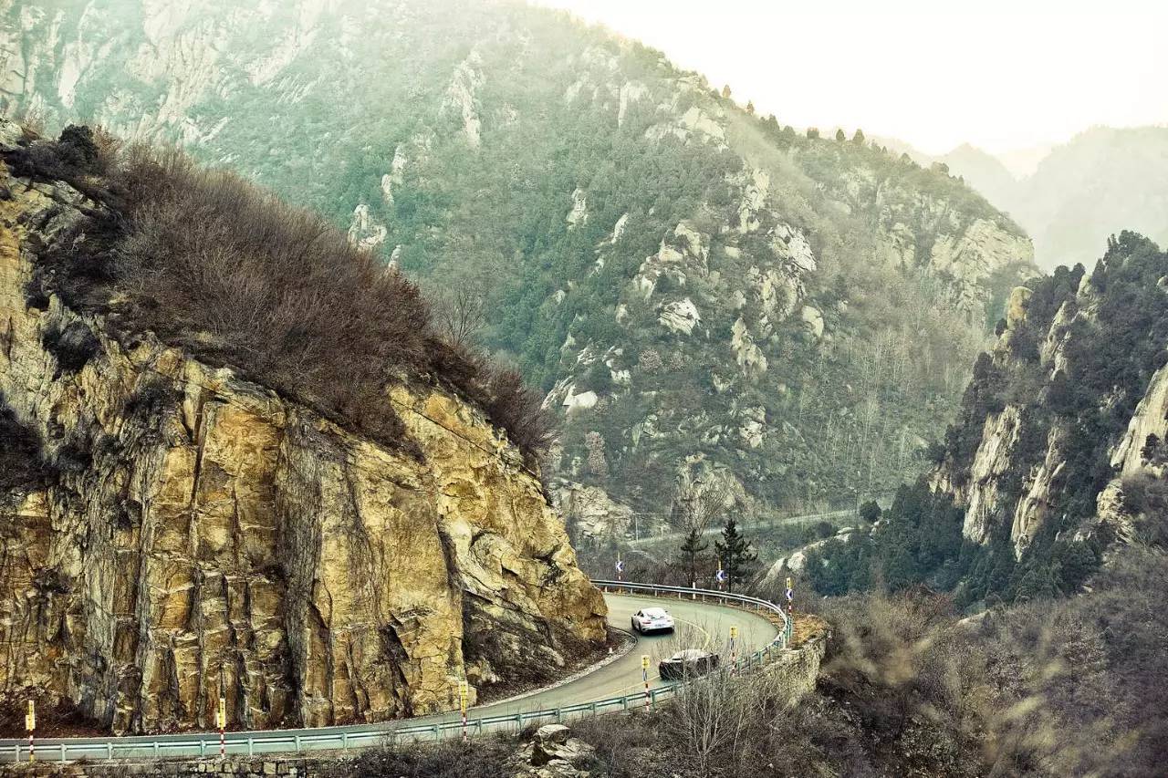 这两款车的体验感受就是:有钱真好丨TheAwards2016