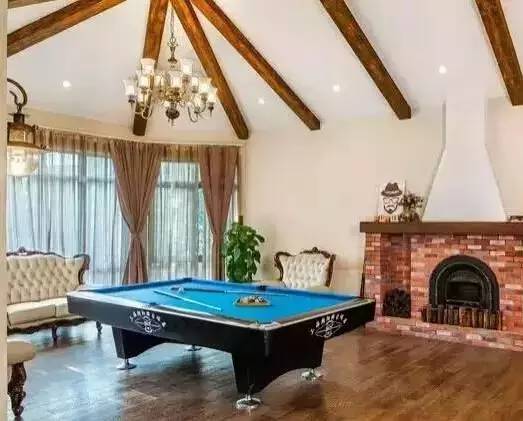 跨年哪里人少又好玩,跨年夜去酒吧好玩吗