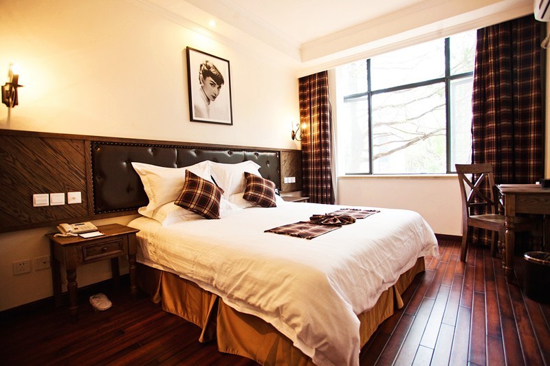 惊艳！绿皮火车开进温泉城，将VIP泡汤进行到底！「浙里温暖NO.11」