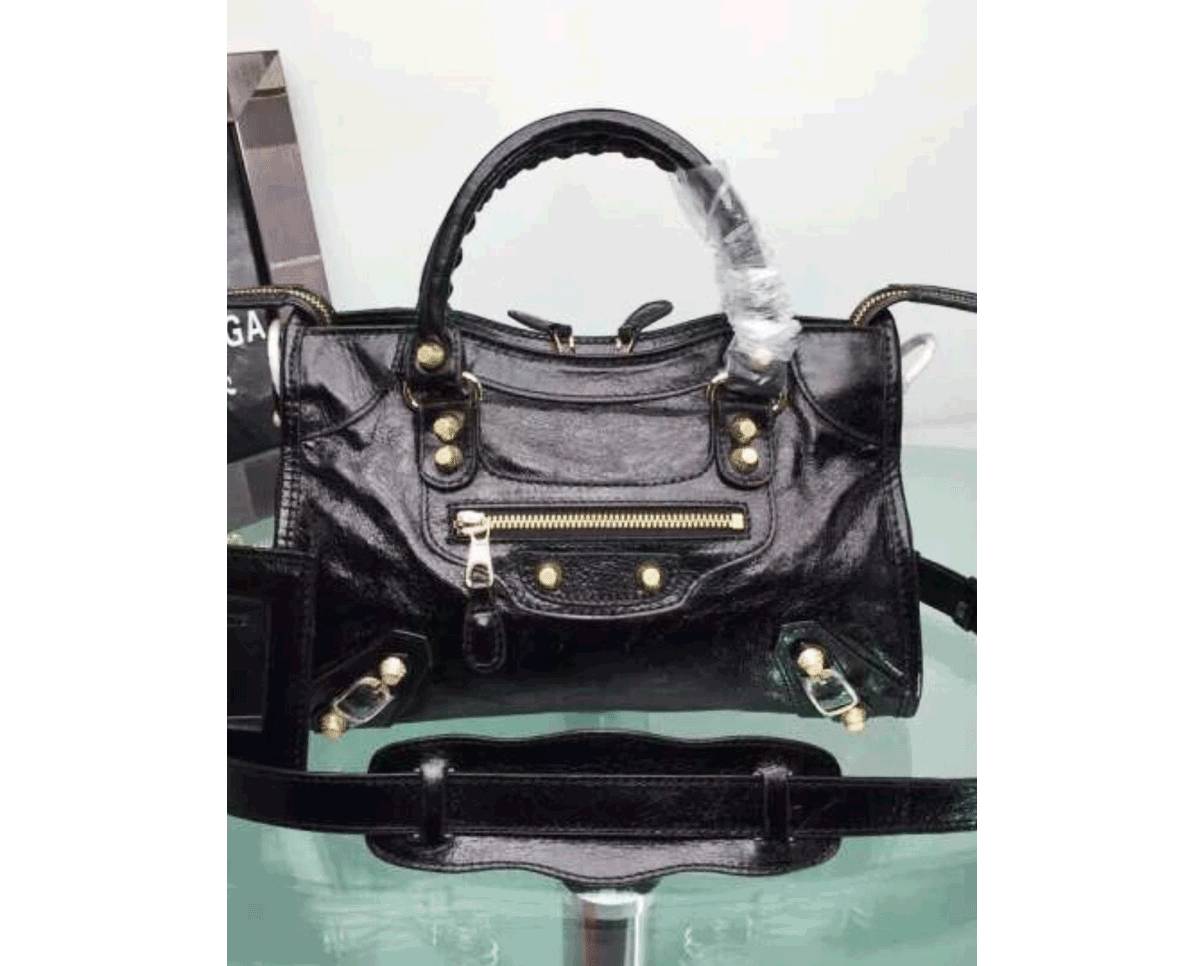 粉丝来信｜你今年买得最开心的一个包是？