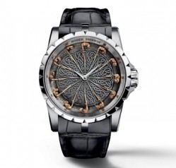 仅凭几何装饰这款打火机就赢得了印度邦主青睐