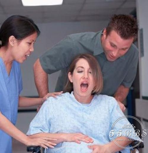 快生了还挺着大肚子到处乱跑,快生了还要出远门干嘛