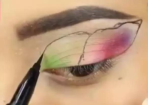 告别平庸的眼妆,一款漂亮的眼妆教程2分钟学会