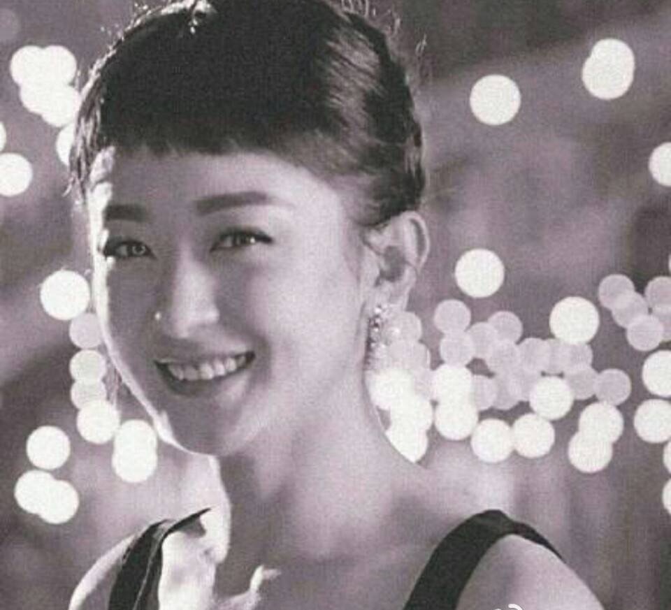 赵丽颖赫本妆热搜第一，但在这些女星面前她真的弱爆了！