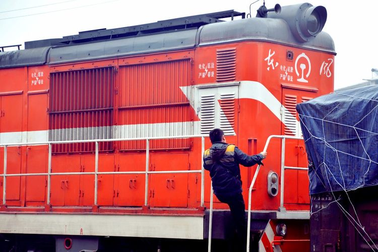 韶山伟人故居故事,韶山火车站历史资料