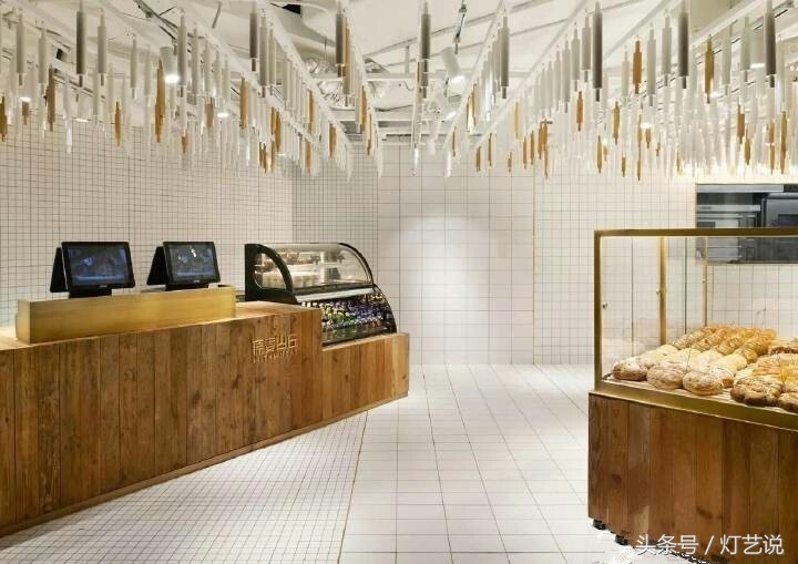 网红面包店——原麦山丘的灯光使用！