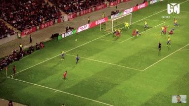 c罗在门前的冲击力,只会吃饼的球员