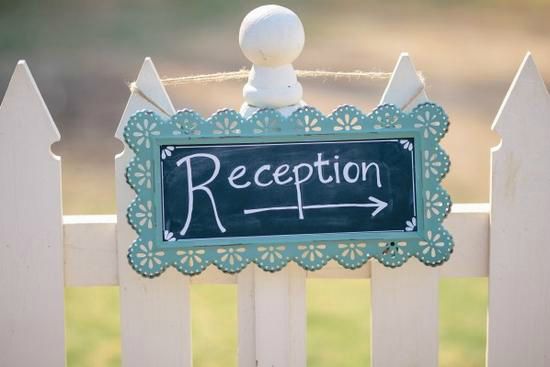 为你指向幸福的10个婚礼路引牌