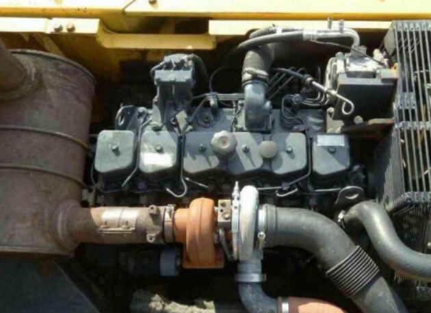 小松128大机头和小机头的区分,小松100小机头与大机头的区别