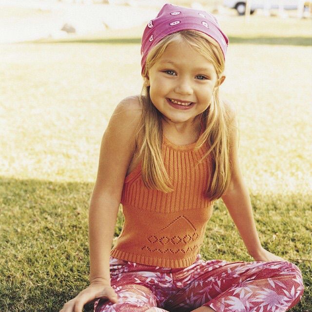 超模gigihadid西装穿搭,gigihadid变色龙式的超模