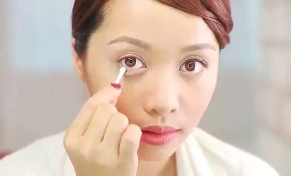 学会这5招,足以对抗你的顽固“黑眼圈”!